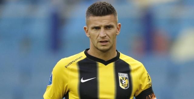 他在场上的 他在场上的